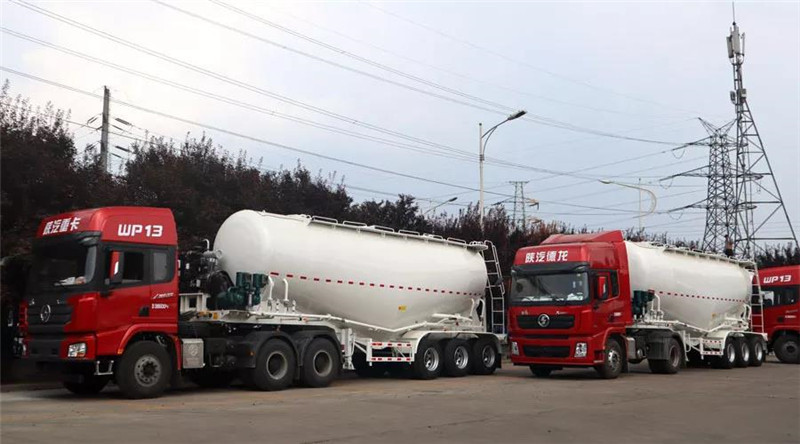 粉粒物料運(yùn)輸半掛車