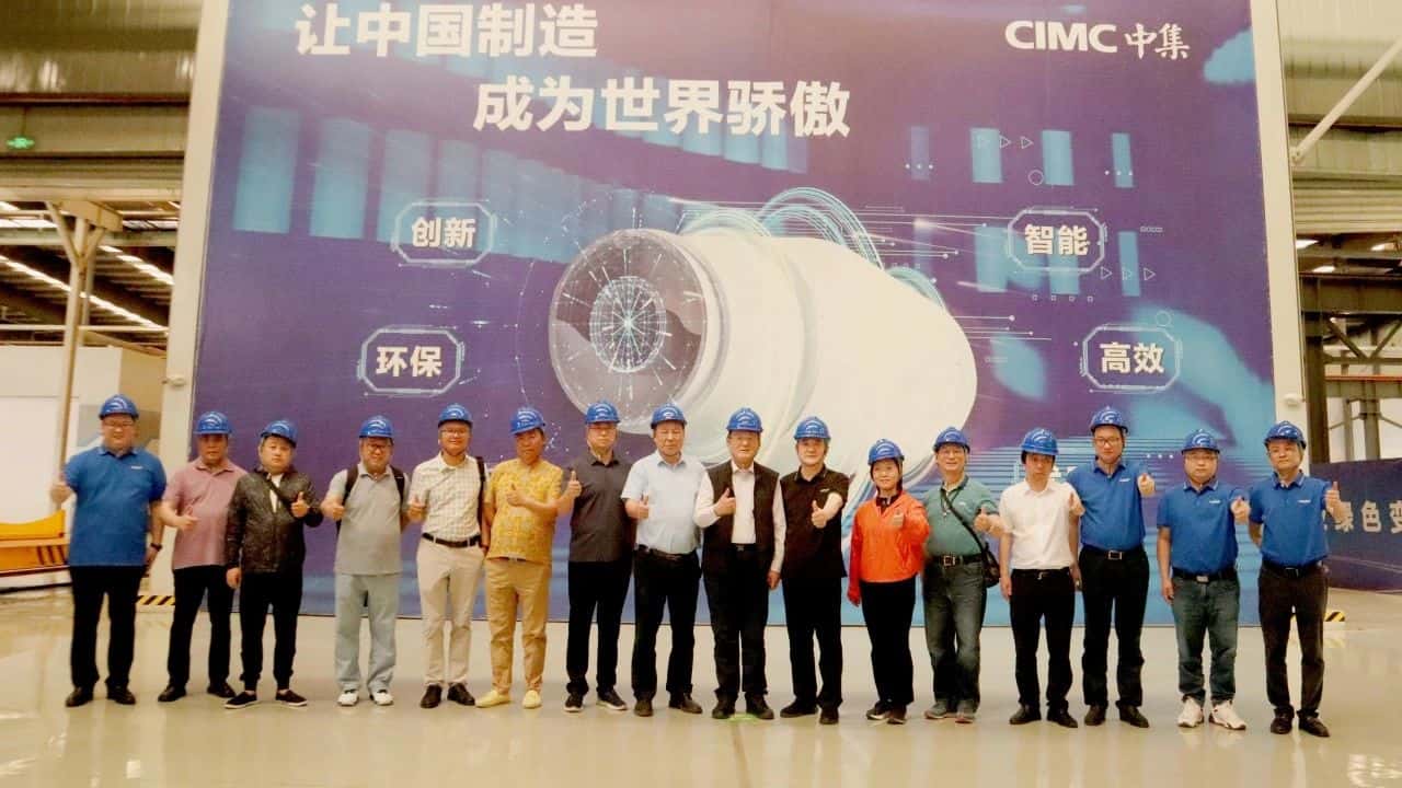 北京市住房和城鄉(xiāng)建設(shè)委員會(huì)、北京節(jié)能和資源綜合利用協(xié)會(huì)領(lǐng)導(dǎo)蒞臨中集車輛攪拌車業(yè)務(wù)集團(tuán)考察 共話新能源