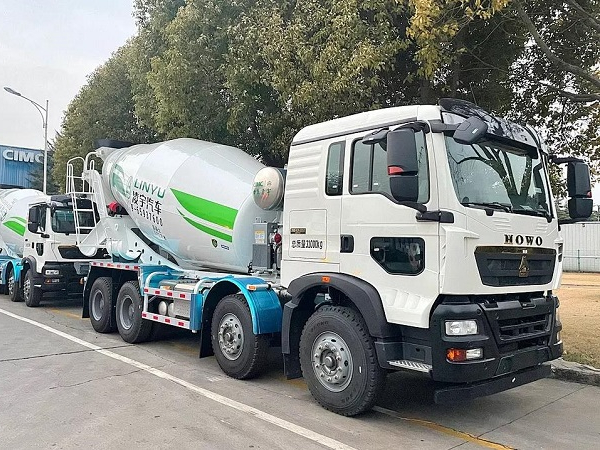 新年奮戰(zhàn)開門紅！凌宇攪拌車“火力全開”奔向天府之國(guó)