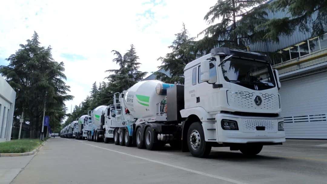“多拉快跑”利器！中集車輛20臺(tái)EV·DTB半掛攪拌車挺進(jìn)大灣區(qū)