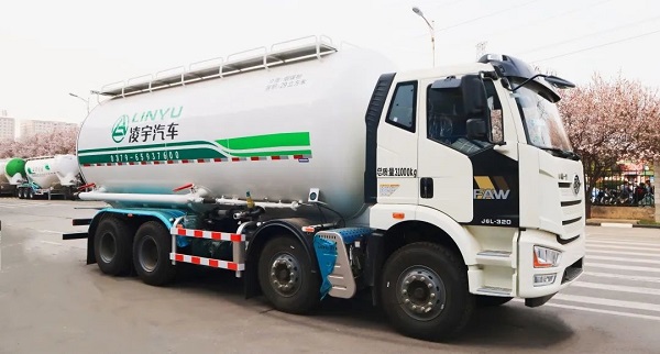 凌宇干混砂漿車的特點(diǎn)都有什么？