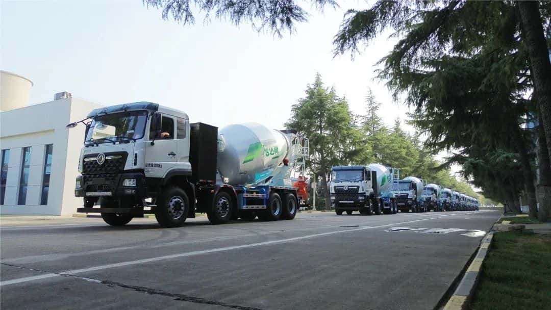 馭風(fēng)而行，中集車輛15臺新能源攪拌車駛?cè)牒保L就荊楚生態(tài)長卷