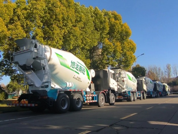 綠動荊楚，駕馭未來——中集凌宇新能源攪拌車批量交付湖北，開啟綠色建設(shè)新篇章