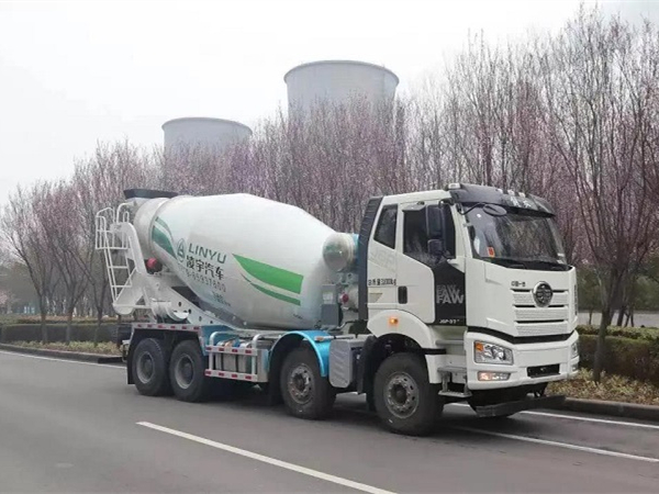 【重卡新聞】10月重卡銷5.2萬輛再降6成！全年重卡總銷量預計收官約140萬輛