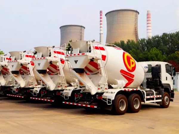 攪拌車銷售一手播報(bào)：又一批凌宇攪拌車揚(yáng)帆海外！